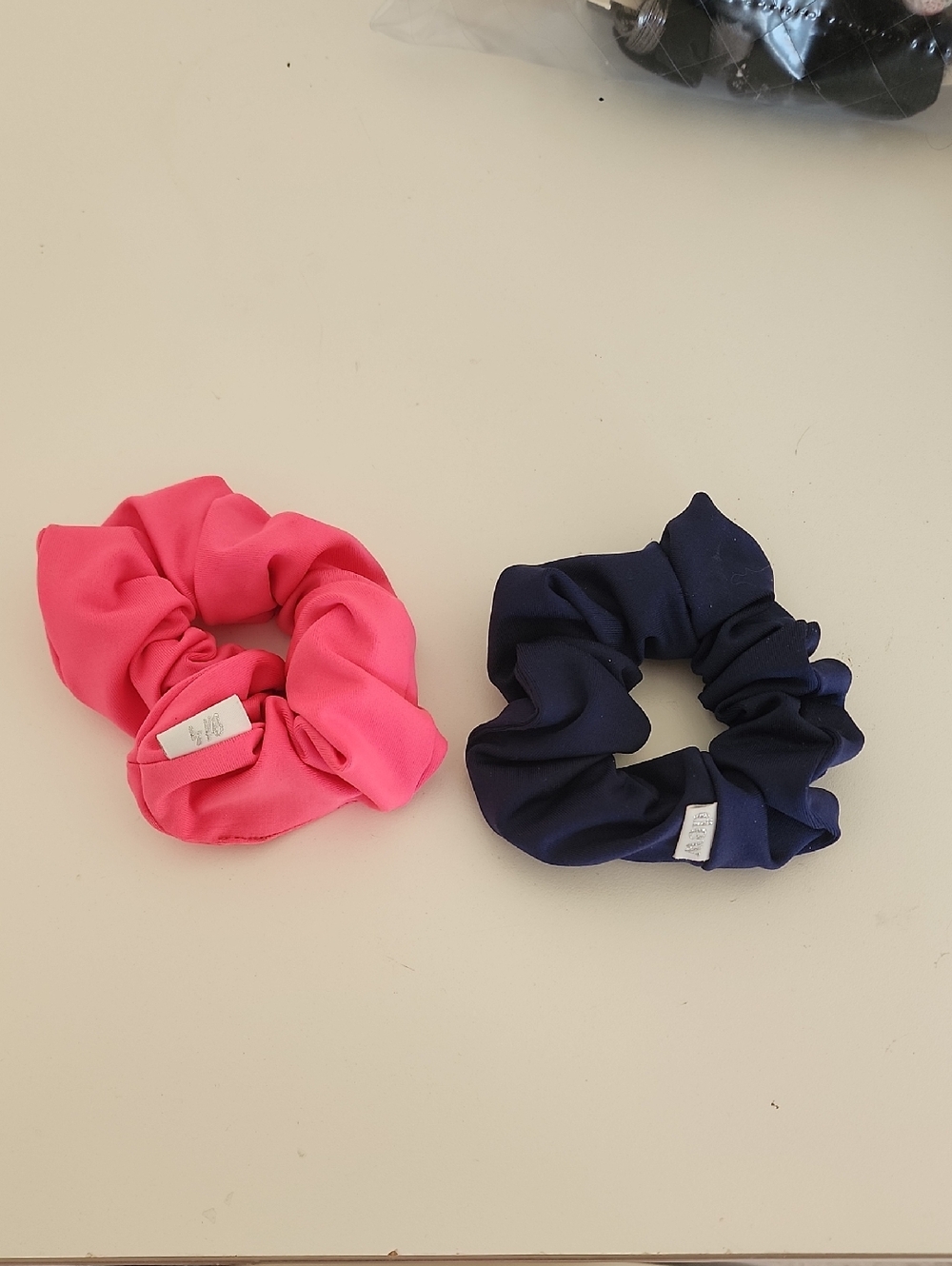 DEW Hair Scrunchie Duo - Bright Pink & Navy NEVER WORN!